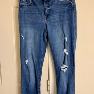 Women’s “Rewash” skinny jeans.